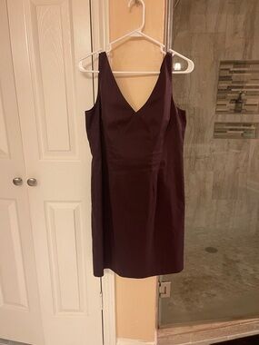 Ann Taylor Petite V-Neck Sleeveless Dress in Deep Plum